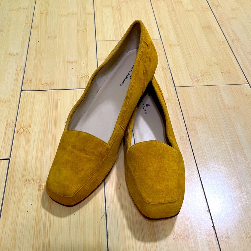 ✨Mustard Bandolino Flats